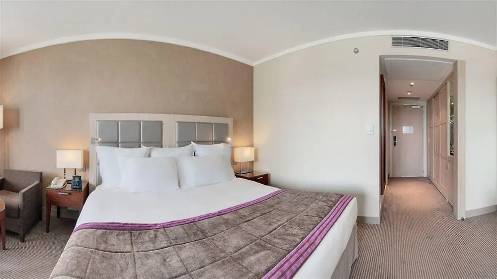 Отель Hilton Evian Les Bains