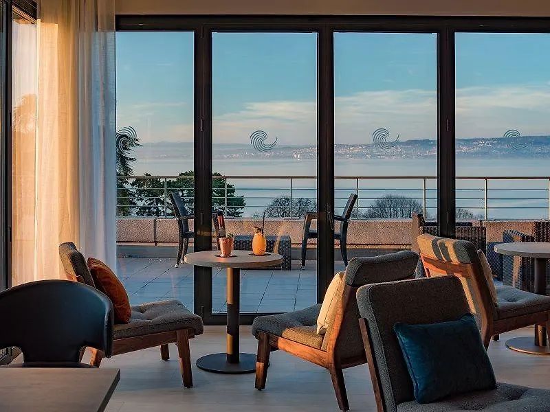 Hilton Evian Les Bains Hotel 4*, Evian-les-Bains