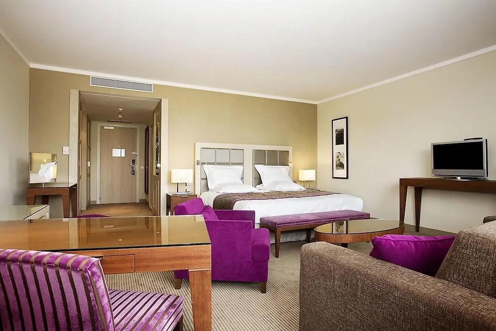 Hotel Hilton Evian Les Bains  Évian-les-Bains